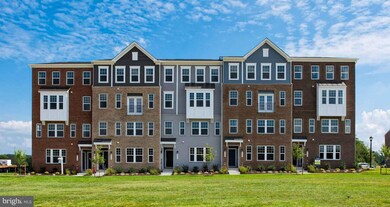 2740 Duvall Ridge Rd, Hyattsville, MD 20785 - photo 4