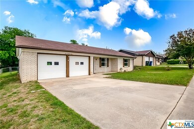 923 Randa St, Copperas Cove, TX 76522 - photo 2