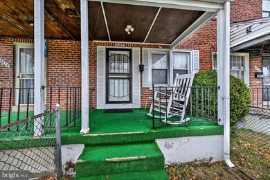 2934 Edgecombe Cir N, Baltimore, MD 21215 - photo 3