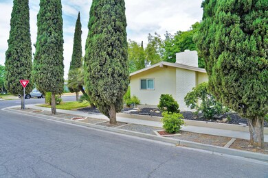 1012 E Myrtle St Hanford 04 Front 4 Smal