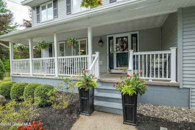 5-web-or-mls-3345GuilderlandAve-5