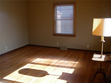 585 Audrey Ln, Struthers, OH 44471 - photo 6