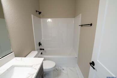 1064 Hickory St, Independence, OR 97351 - photo 3