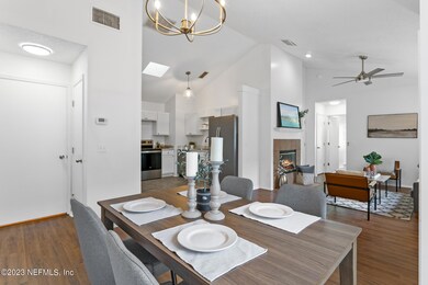 5113 Glen Alan Ct N, Jacksonville, FL 32210 - photo 4