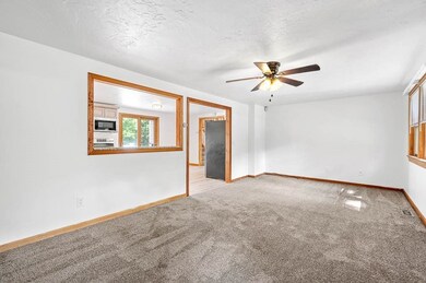 129 Corbin Rd, Dudley, MA 01571 - photo 3