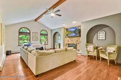 11 Club Ct, Stroudsburg, PA 18360 - photo 5