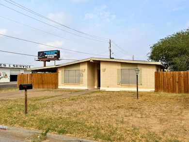 1202 E San Carlos St, Laredo, TX 78041 - photo 3