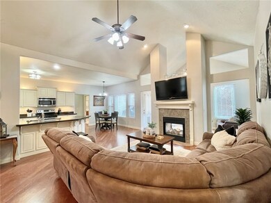 39 Berkshire Dr, Bella Vista, AR 72714 - photo 7