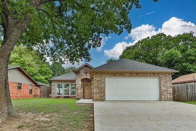 1313 S Clements St, Gainesville, TX 76240 - photo 3