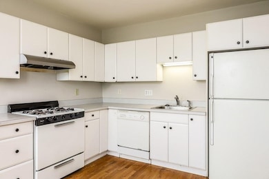 113 Elliot St unit 115, Newton Highlands, MA 02461 - photo 6