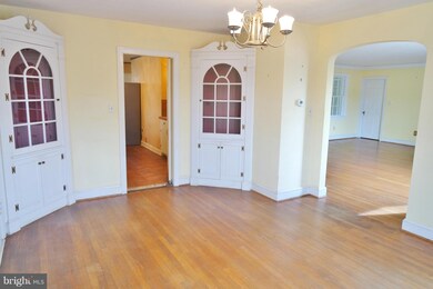 354 N Massanutten St, Strasburg, VA 22657 - photo 5