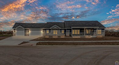 4302 SW Lakeside Dr, Topeka, KS 66610 - photo 2