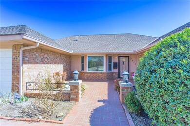 7012 N Comanche Ave, Warr Acres, OK 73132 - photo 2