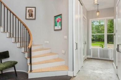 14_3WhiteBirchLane_68002_Staircase_LowRe