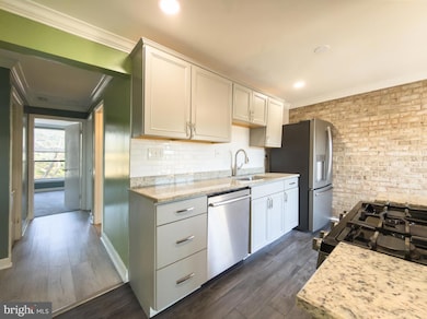 3327 Huntley Square Dr unit B, Temple Hills, MD 20748 - photo 4