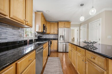 10 Sweet William Cir, Nashua, NH 03062 - photo 4