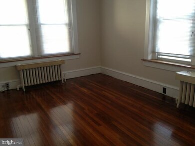 604 Walnut St unit 1B, Lansdale, PA 19446 - photo 3