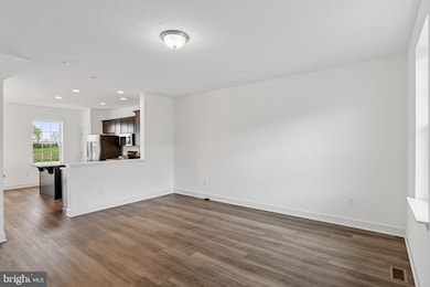 119 Holstein Dr unit 163, Hanover, PA 17331 - photo 3