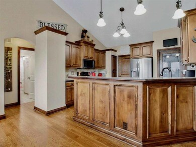 4890 N Emerald Ct, Maize, KS 67101 - photo 3