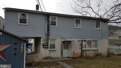 148 E Spring St, Bechtelsville, PA 19505 - photo 4