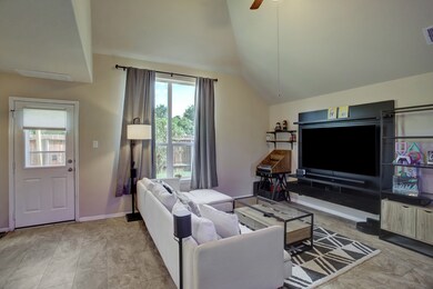 9414 Valley Tree Ln, Houston, TX 77089 - photo 6