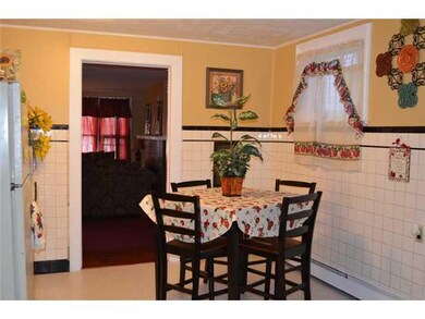 Kitchen Front house; lower kitchen dinette