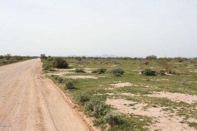 Desert Hills Rd looking west