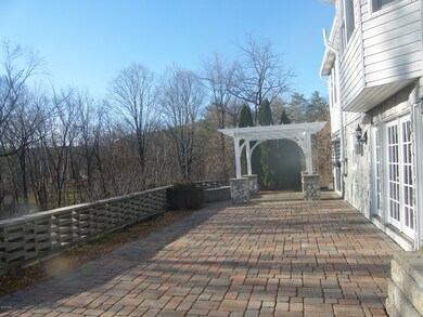 108 Greenwood Dr, Milford, PA 18337 - photo 4