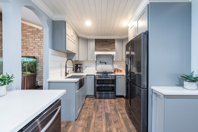 16707 Oxnard Ln, Friendswood, TX 77546 - photo 7