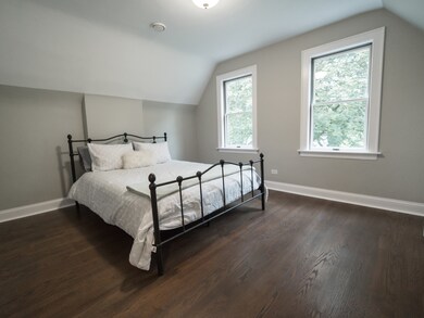 834 N Summit St, Wheaton, IL 60187 - photo 7