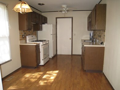 215 Nantucket Harbor unit 130, Schaumburg, IL 60193 - photo 5