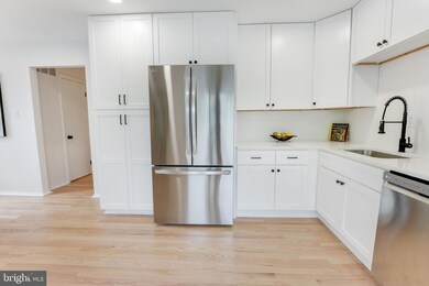 11840 Dunlop Ct, Reston, VA 20191 - photo 5