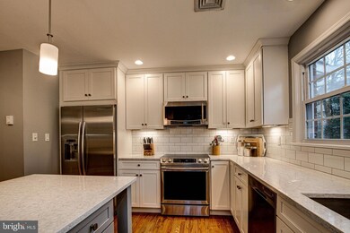 3804 Mode St, Fairfax, VA 22031 - photo 3