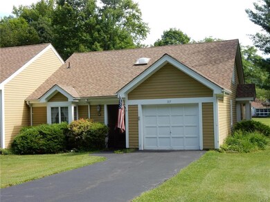 107 Duck Hollow Cir, Stroudsburg, PA 18360 - photo 2