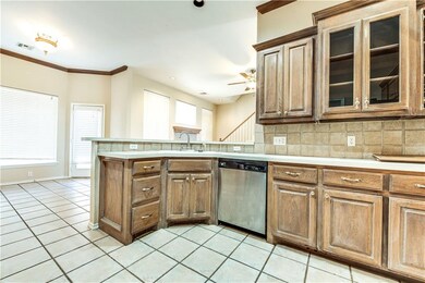 1812 Lancaster Dr, Edmond, OK 73012 - photo 7