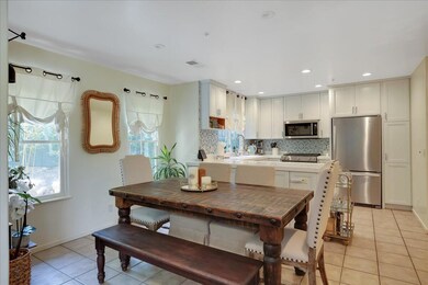 Din Area to kitchen A