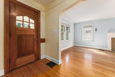 Entry/Living Room