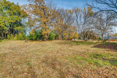 610 W Ball St, Weatherford, TX 76086 - photo 4