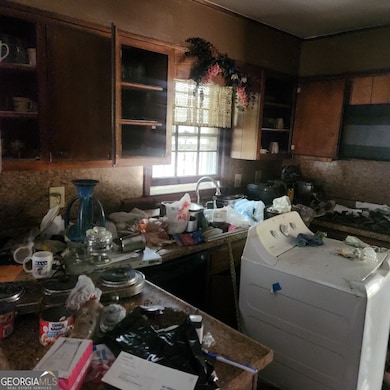 4461 Yates Rd, Atlanta, GA 30337 - photo 7