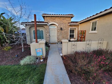 654 N Maurer St, Porterville, CA 93257 - photo 5