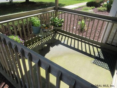 401 Cambridge Manor Dr, Schenectady, NY 12302 - photo 2