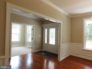 1082 Claypipe Dr, Huntingtown, MD 20639 - photo 6