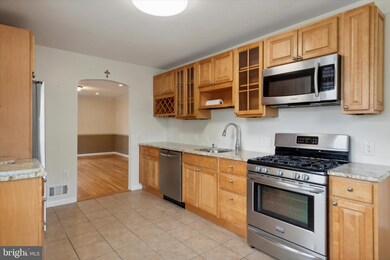 230 Forrest Ave, Folsom, PA 19033 - photo 7