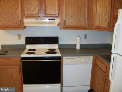 205 Hailey Ln unit I2, Strasburg, VA 22657 - photo 3