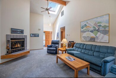 57700 Filbert Ln unit 5, Sunriver, OR 97707 - photo 2