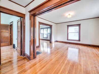 bates livingroom