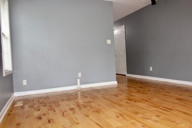 6813 E Manslick Rd, Louisville, KY 40228 - photo 6