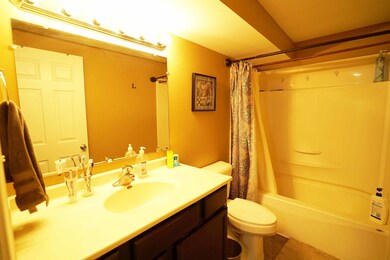 106 Pecos Cir, Carpentersville, IL 60110 - photo 7