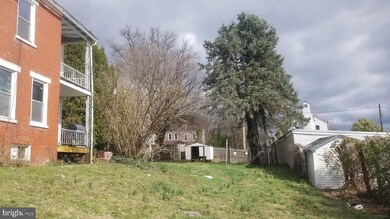 2437 Cumberland Ave, Reading, PA 19606 - photo 3