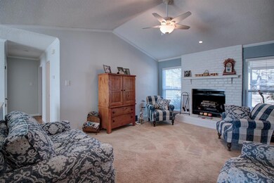 103 Seminole Dr, Gainesville, TX 76240 - photo 4